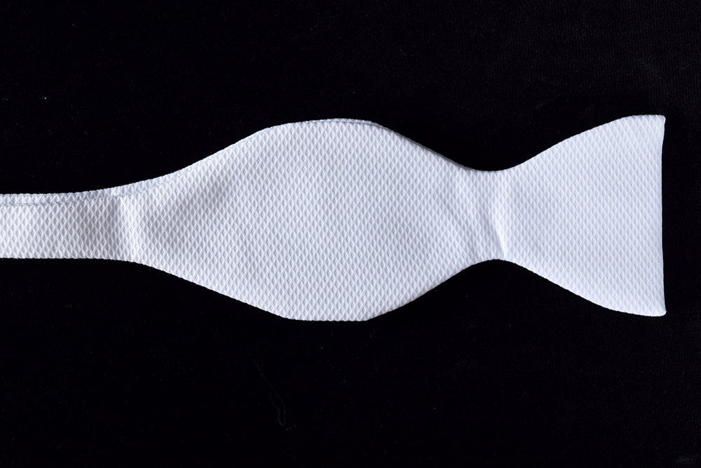 White Bow Ties - Self Tie (CR533)