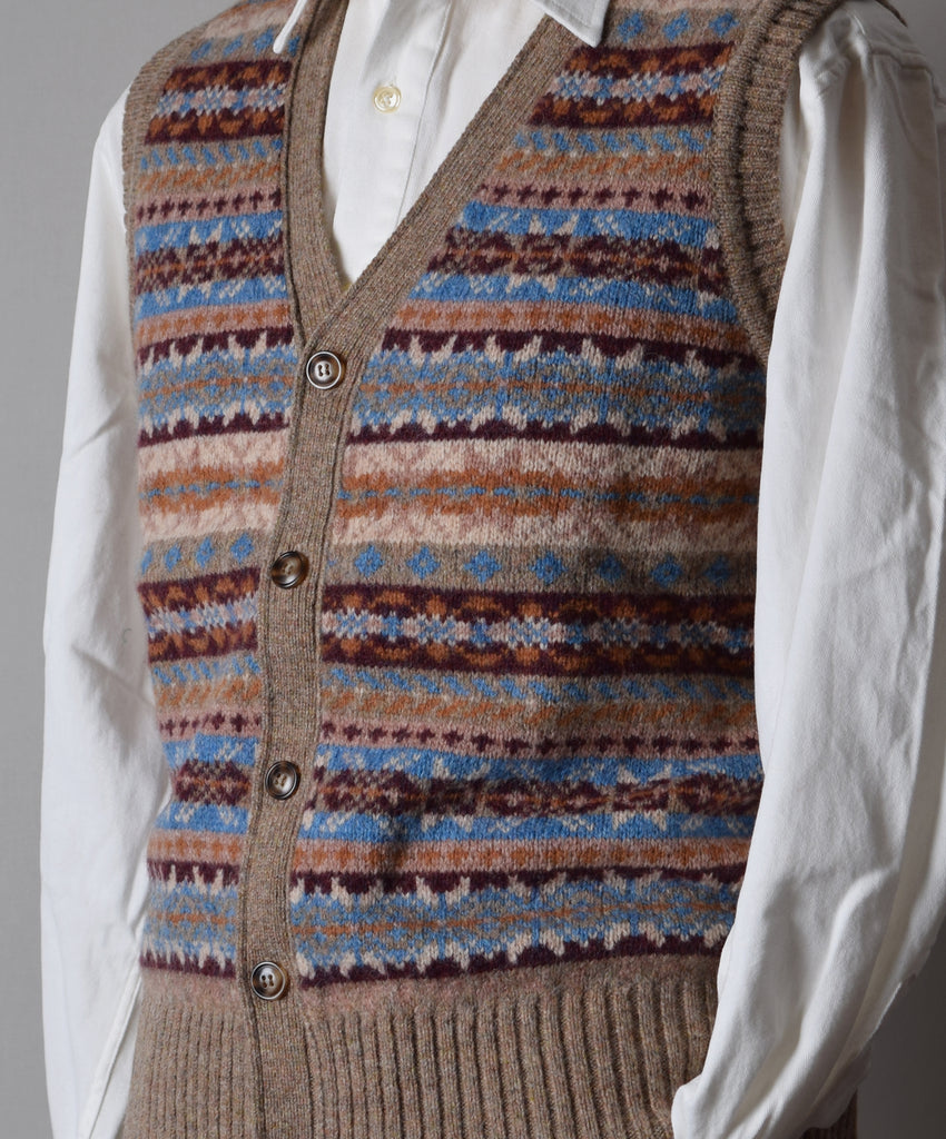Autumn Field Button Through Wool Fair Isle Waistcoat (KN162) - Detail