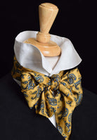 Large Gold Paisley 06