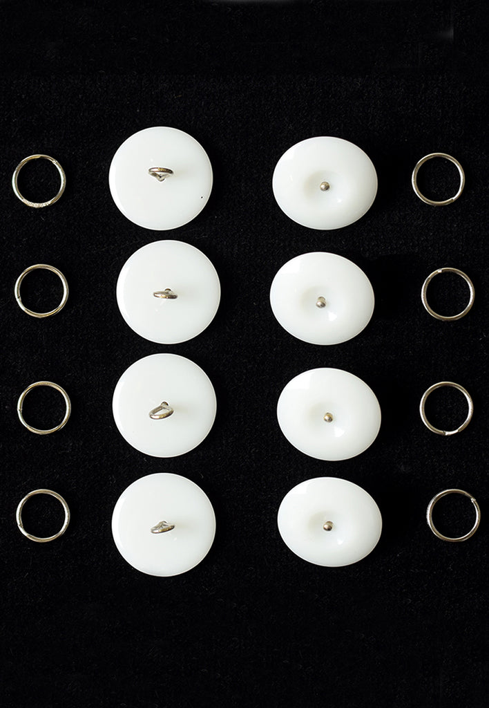 Pack of 8 Butchers Buttons (BU7)