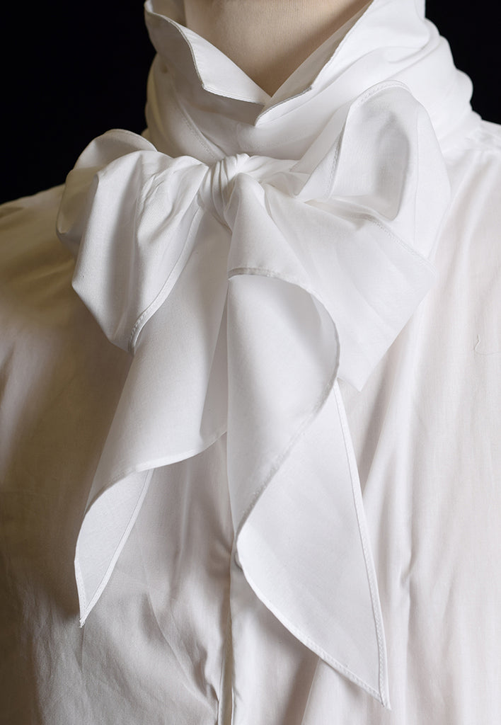 C18th Long Cotton Lawn Cravat (CR110)